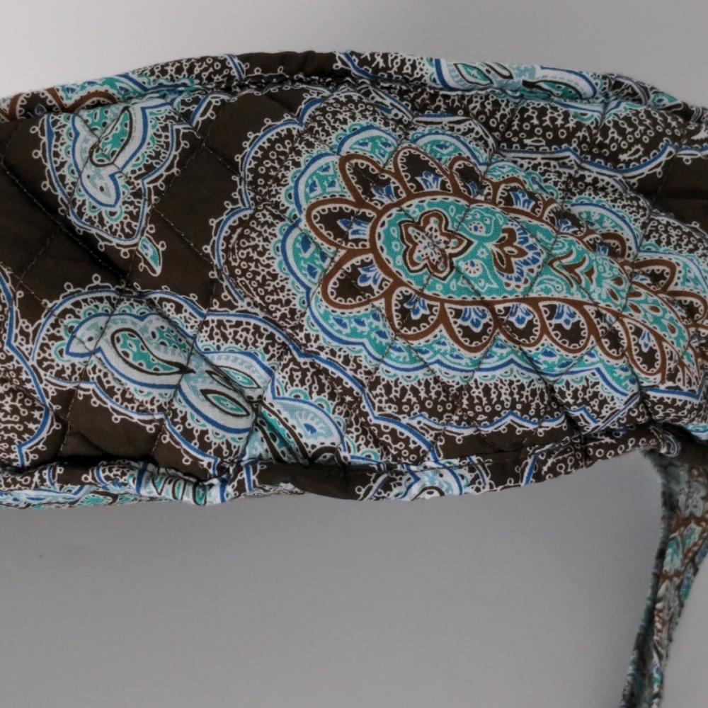 NWOT. Larger Quilted Shoulder Handbag - Picture 7 of 8